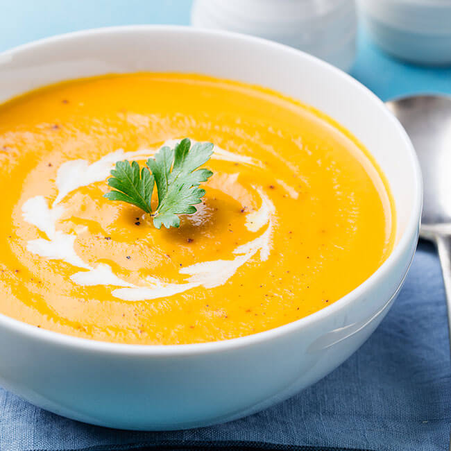 Eine gelbe Tomatensuppe aus gelben Tomaten. Optisch der Knaller