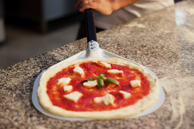 Gi Metal - Pizzaschieber Amica perforiert | Ø 32 cm | Stiel 60 cm