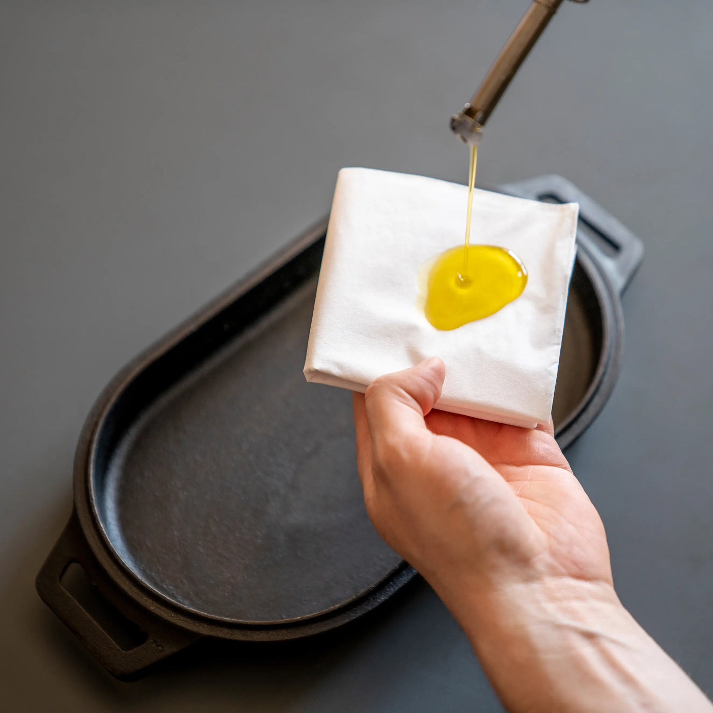 Ooni - Servierpfanne aus Gusseisen glatt mit Griff (Sizzler Pan)