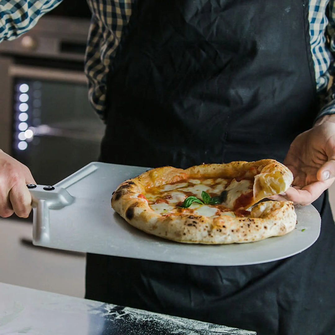 Gi Metal  - Pizzaschieber Amica Classica 33cm Alu schwarz - kurzer Griff